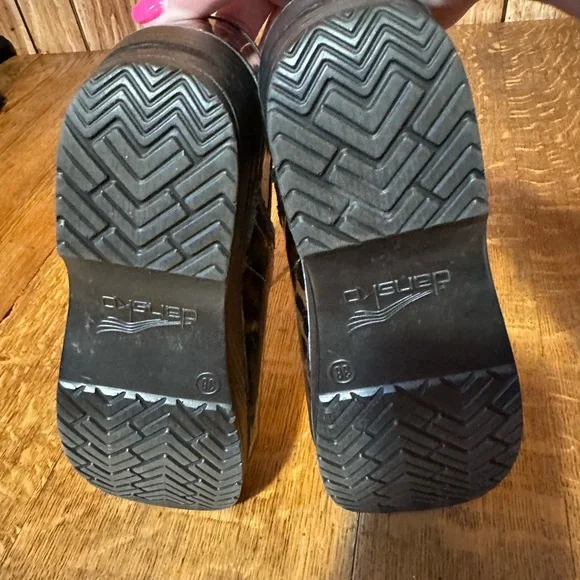 Dansko patent leopard print clogs size 38 - Picture 5 of 7